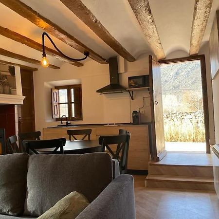 Вилла Acogedora Casa Con Patio-Parking Альбаррасин Экстерьер фото