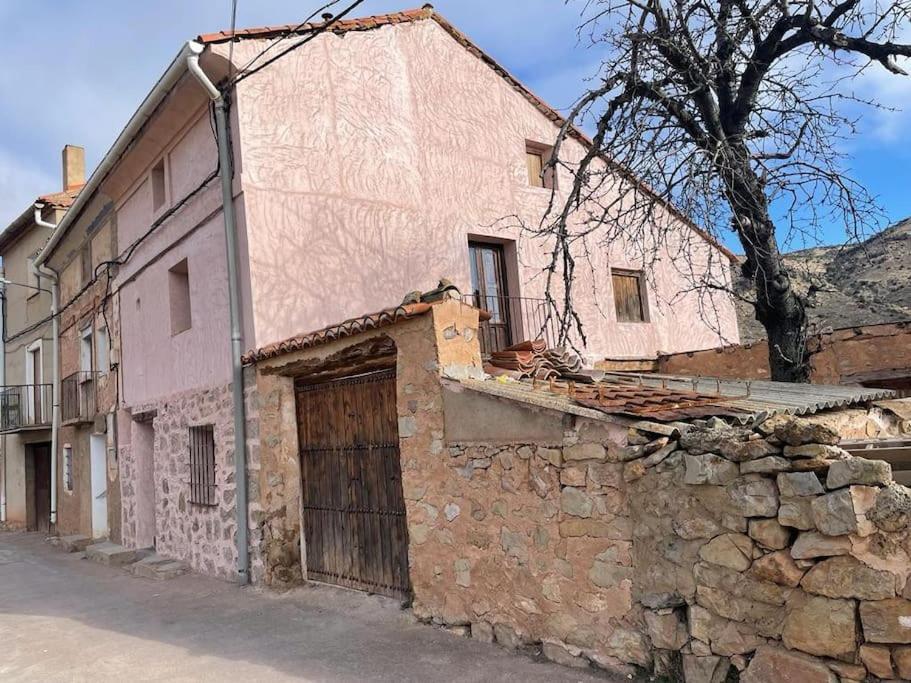 Вилла Acogedora Casa Con Patio-Parking Альбаррасин Экстерьер фото