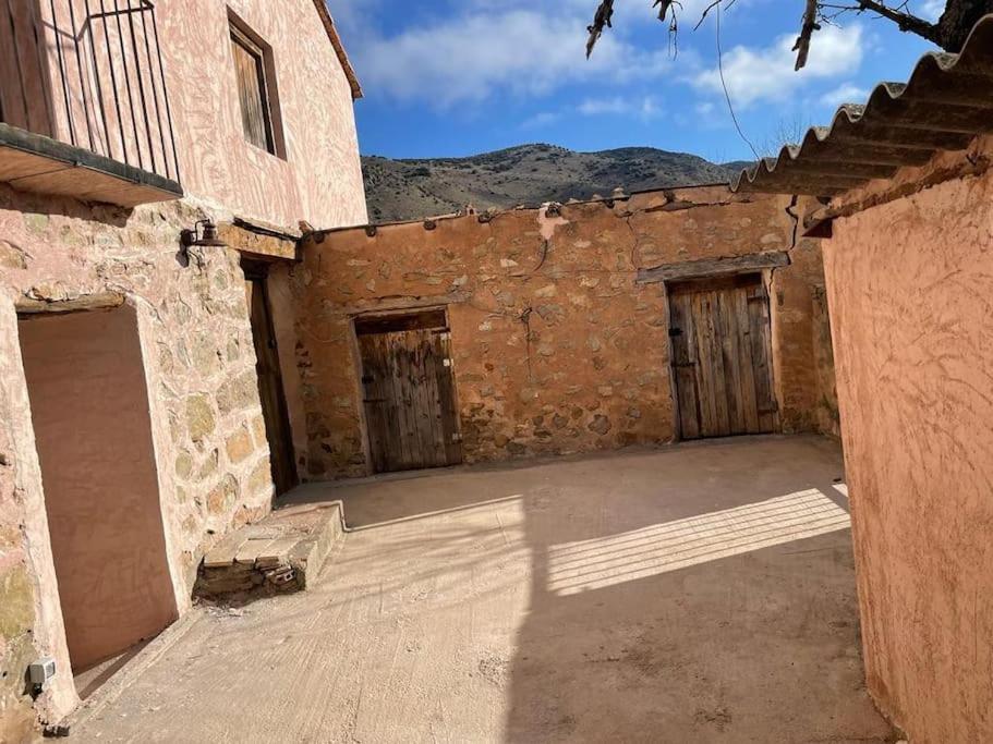 Вилла Acogedora Casa Con Patio-Parking Альбаррасин Экстерьер фото