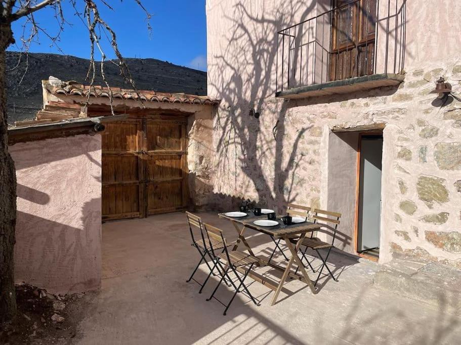 Вилла Acogedora Casa Con Patio-Parking Альбаррасин Экстерьер фото